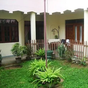Sri Lak Inn Negombo 2*,